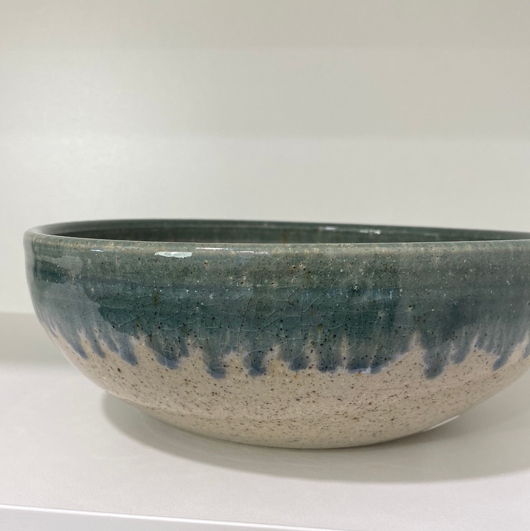 Green drip salad bowl