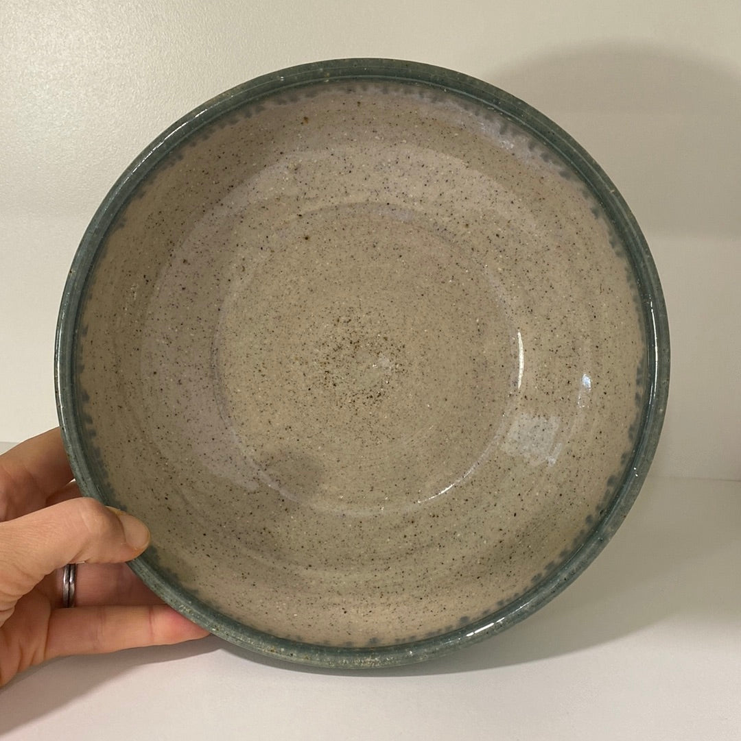 Green drip salad bowl